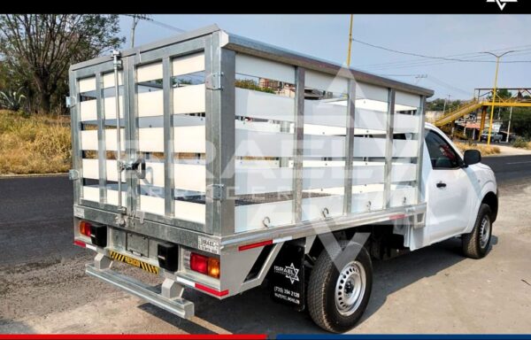 REDILA GALVANIZADA CON TABLA PLÁSTICA CON HUECOS | 1.5 TON